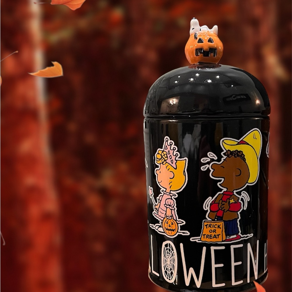 Peanuts "Happiness is Halloween" Cookie Jar - Picture 4 of 8